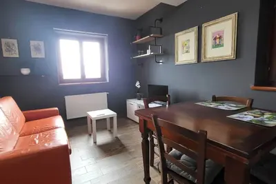 Image de Two Bedroom Apartment with Balcony