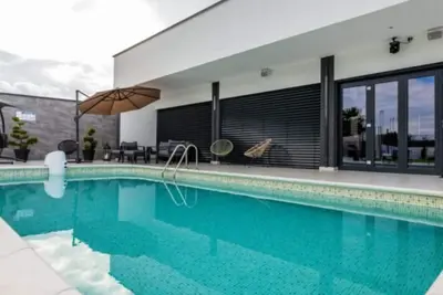 Image de Five Bedroom Holiday Home