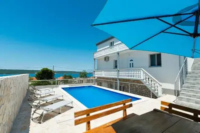 Three Bedroom apartment with Terrace and Swimming pool