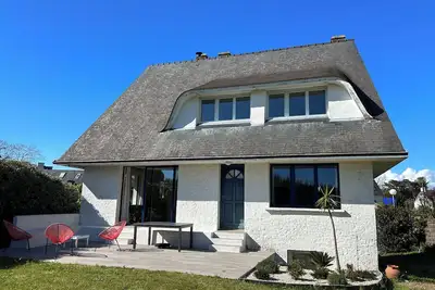 Image de Grande maison familiale avec jardin pour 10 personnes à 5 mn de la plage!