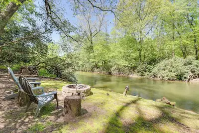 Image de Pet-Friendly Ellijay Vacation Rental w/ Hot Tub!