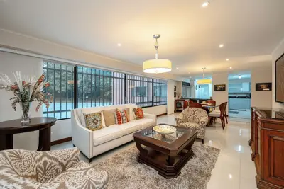 Image de Exceptional, homey and large 3br house close to Provenza