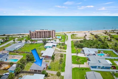 Image de 3rd House from the Beach! Family-Friendly Home, Just 2-Min Walk to Ormond Beach.