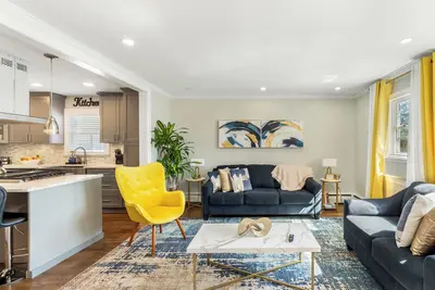 Image de Luxurious Suburban 3br Oasis