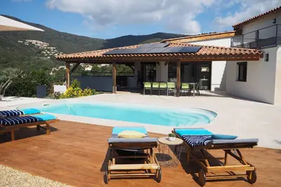 Image de Villa de standing 6 personnes avec piscine au sel
