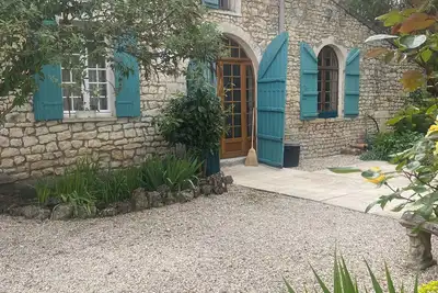 Image de Private family retreat, 30 mins from beach. Bordeaux and Cognac 45 mins. Pool.
