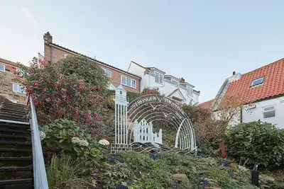 Image de Vue sur Port-Cottage-Famille-Salle de bain privée séparée-Private Parking