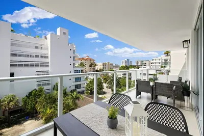 Image de Luxury Condo w/ Rooftop Pool ~ 5-Min to Beach