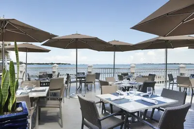 Image de 2 Serene Beachside Accommodations with Enhanced Spa Experience in Key West