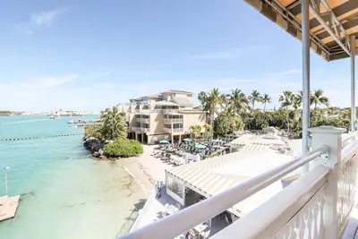 Image de 4 Traditional Two Queen, Pier House Resort, Island Elegance, Duval St. Access