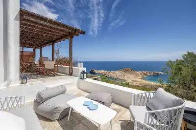 Image de Maison de campagne \"Villa Agios Sostis\" avec vue sur la mer, Wi-Fi et climatisation