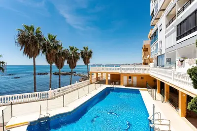 Image de Appartement 'Apartamento Benalmadena Costa' avec vue sur la mer, Wi-Fi et climatisation