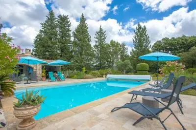 Image de 'Domaine L'hélion' avec piscine privée, Wi-Fi et climatisation