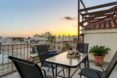 Image de Appartement \"Angi and George House\" avec terrasse partagée, Wi-Fi et climatisation
