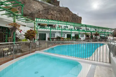 Image de Appartement de vacances 'Casa Los Veleros F2' avec vue sur la mer, piscine partagée et Wi-Fi