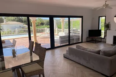 Villa 'La Gavina' avec vue sur les montagnes, Wi-Fi et climatisation