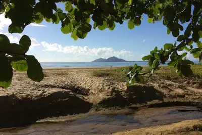 Image de Tranquil, 3 bedroom cottage set on an organic tropical fruit farm!