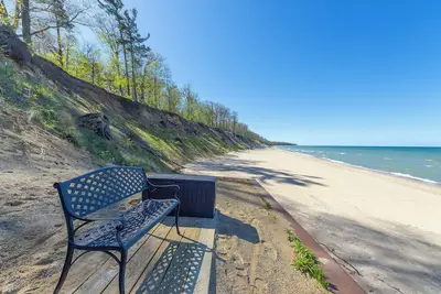 Image de The Studio - Lake Michigan Access - Unique Art throughout