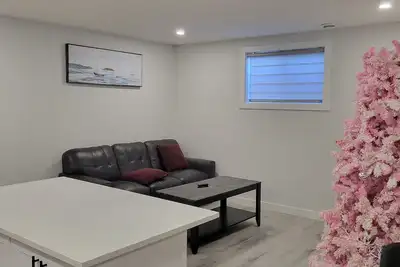 Image de Cozy Guest suite in Airdrie 2 Queen beds