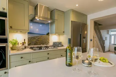 Image de 9 Rose Hill - a town that sleeps 6 guests in 3 bedrooms