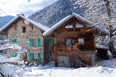 Image de The Stone House - 10 Bed Chalet near Morzine