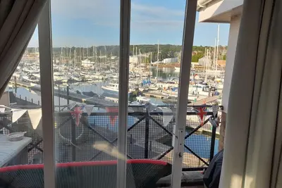 Image de Marina View, South Facing Balcony Sunny Apartment