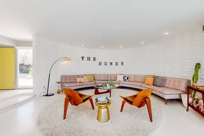 Image de Mid-century golf course-front home with private pool, golf/mtn views, fireplace