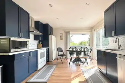 Image de Newly renovated 3bd 2 Bath, Spacious with lots of light! \n\n