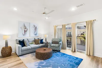 Image de Luxury condo at prime local, beach/roof-top access, private pool, and gym