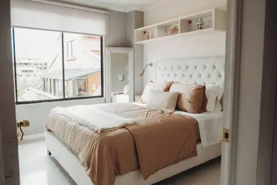 Image de 3-bedroom apartment. 10min away from Cathedral\nTranvia stops in front of it.