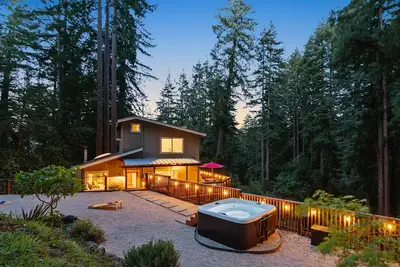 Image de Redwood Oasis - Eco-luxury cabin with hot tub in the Santa Cruz Mountains
