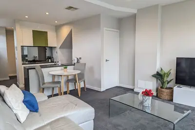 Image de Modern 1br split-level apartment