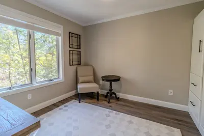 Image de 3 bedrooms, 2 bathrooms located on Elk Lake for up to 8 guests