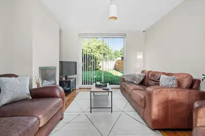 Image de Fantastic, modern 3 bedroom house in West Didsbury. Close to all amenities.
