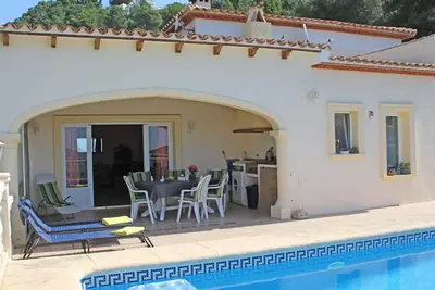Charmante villa à Moraira avec piscine privée et climatisation, proche plage