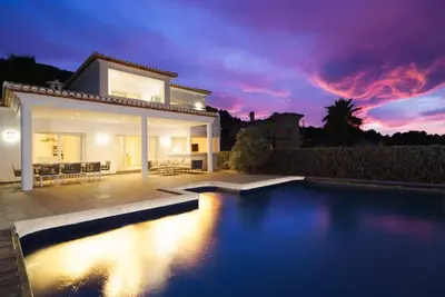 Image de Villa de luxe à Javea avec piscine privée, proche plage et activités pour 8 personnes