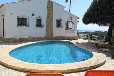 Villa Confortable avec Piscine Privée, WiFi et Parking à Moraira