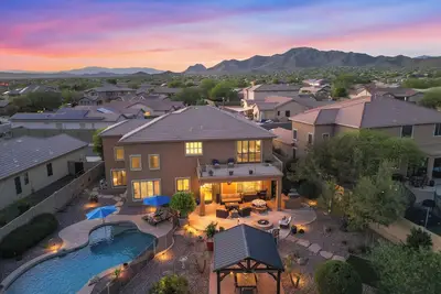 Image de Outdoor Oasis | Pool | Spacious | Pets ok!