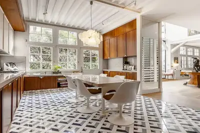 Image de 350m of Unparalleled Luxury & Privacy Blending with Timeless Charm of St-Germain
