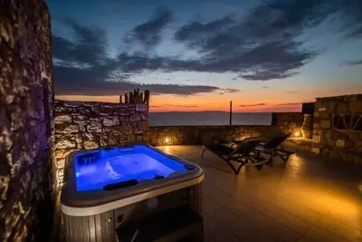 Image de Romantic Mykonian Oasis Suite with Jacuzzi & Sea View