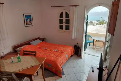 Image de Akrotiri Cosy Studio with Private Patio and Scenic View