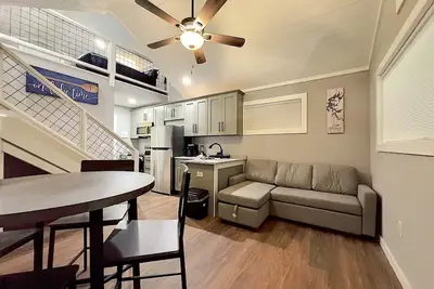 Image de Brand New Tiny Home in Downtown Hiawassee on the Lake!