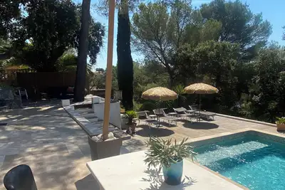 Image de Joli Studio Meublé dans Villa avec piscine sur St RAPHAËL Valescure