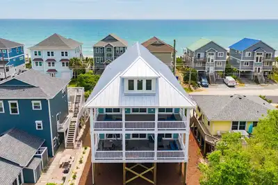 Image de Anchors Aweigh | Pet Friendly + Steps from Beach!