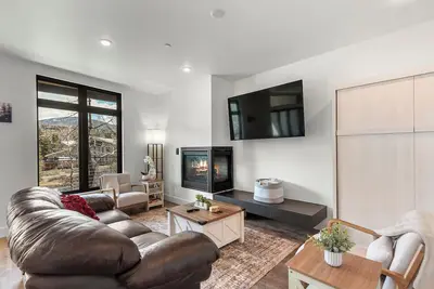 Image de Serenity in Silverthorne: Luxury Condo Retreat with Mountain Views