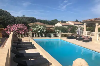 Image de L’ensoleillade du Pont du Gard! Appartement avec piscine