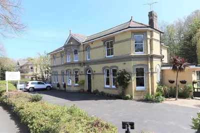 Foxhills of Shanklin  -  a house that sleeps 10 guests  in 5 bedrooms