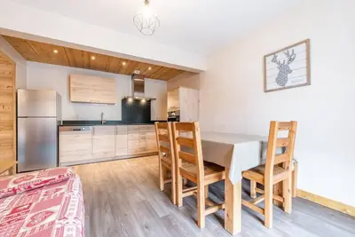 Image de Wifi, centre station, 3ème étage, balcon, parking, télévision, casier à ski, 45m², Les Gets
