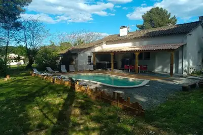 Image de Superbe Maison, Piscine, Jacuzzi Grand Jardin Sans vis à vis