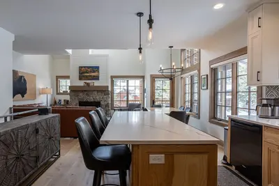 Image de Comfortable 2 Bedroom Townhome | Ski in\/Ski Out